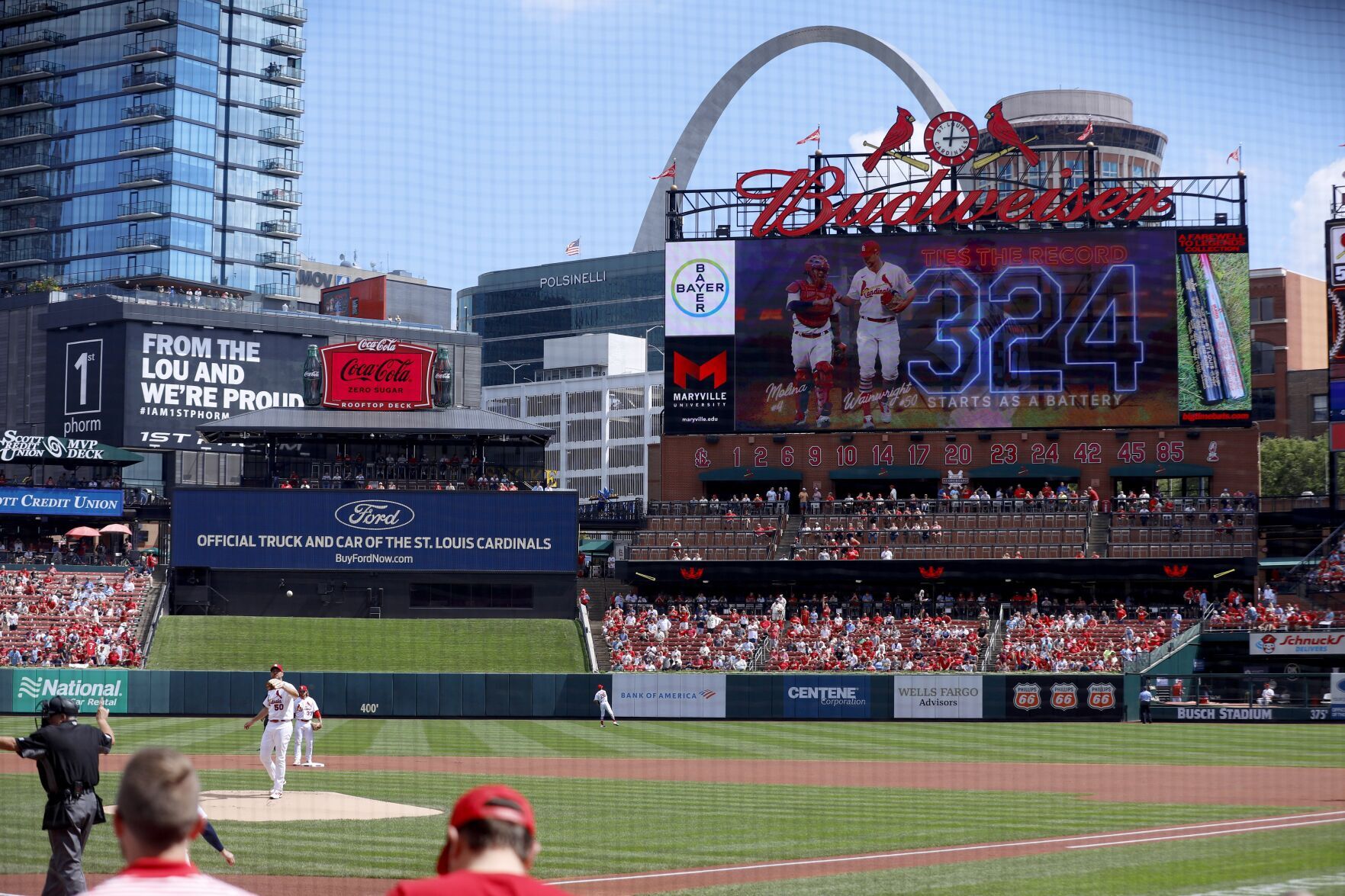 Wainwright and Molina tie MLB record with 324th battery start game